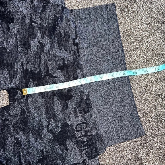 Gymshark Adapt Camo Seamless Long Sleeve Crop Top and Leggings Set - Picture 15 of 16